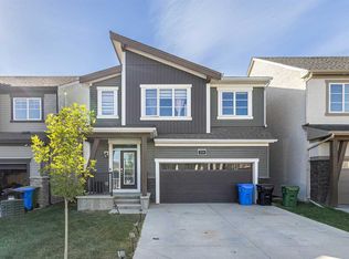124 E Carringham Way NW, Calgary, AB T3P1V2