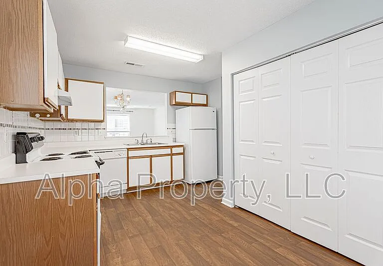 7 Hammett Grove Ln — Photo 10