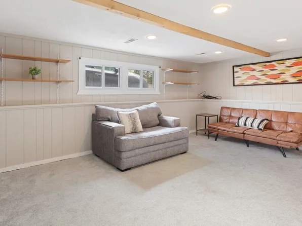 (undisclosed Address), Naperville, IL 60563