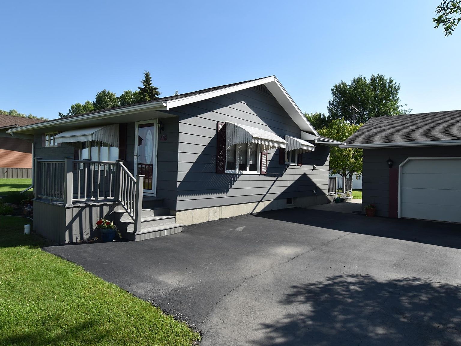 216 Atlantic Ave N, Hallock, MN 56728 Zillow