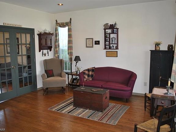 4th image of 75 Buckley Hill Dr