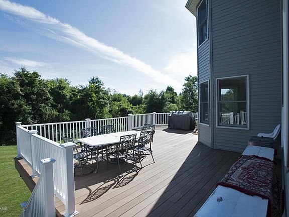 5th image of 147 Barrington Cir