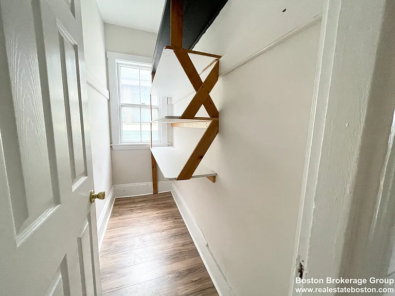 26 Harbor View St #3 — Photo 8