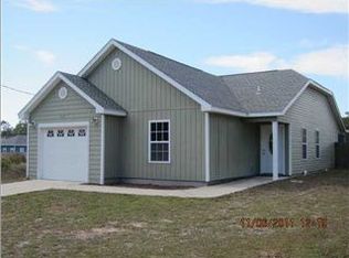 915 NE 7th St, Carrabelle, FL 32322