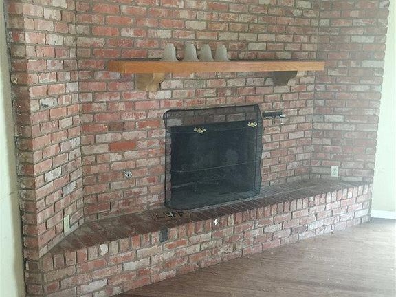 2nd image of 1530 S Winds Dr