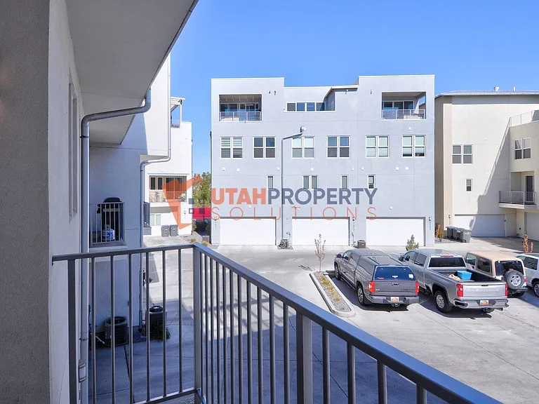 11219 S Clear Blue Dr — Photo 32