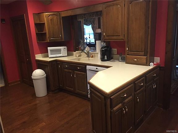 5th image of 74 Circle End Dr