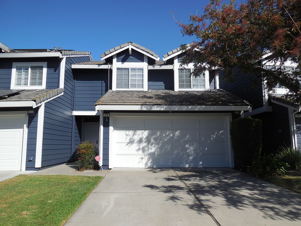 1st image of 210 Heron Dr
