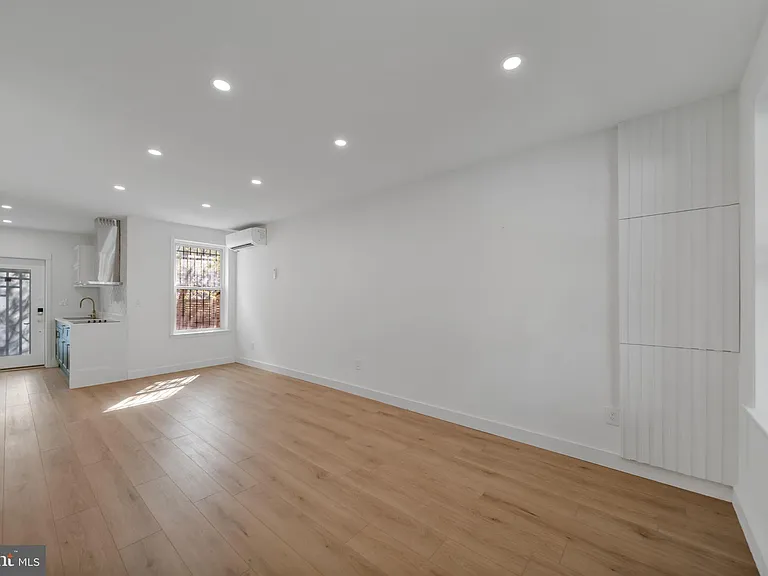 1845 Corcoran St NE — Photo 10