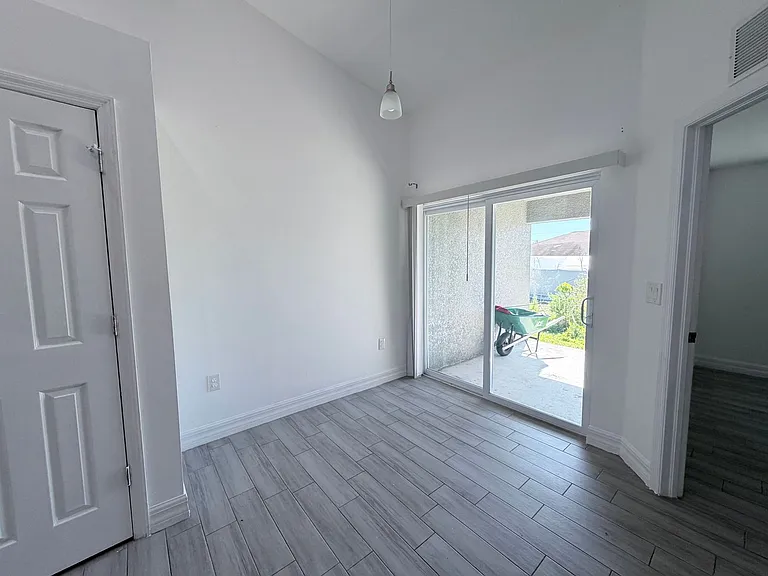 1544 Gretchen Ave S — Photo 10