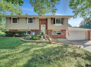4800 Lonewood St, Lincoln, NE 68516
