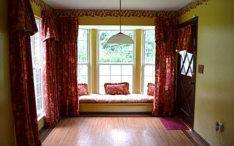 5th image of 676 NW Clubview Cir
