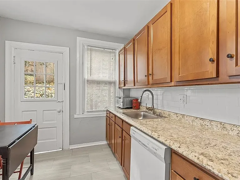 206 Oakview Ave #1 — Photo 6