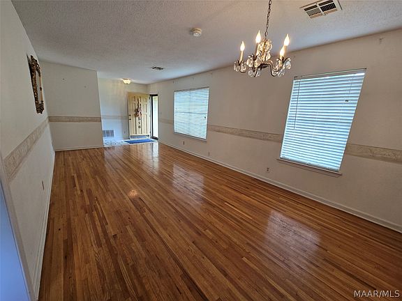 4th image of 516 E Moye Dr