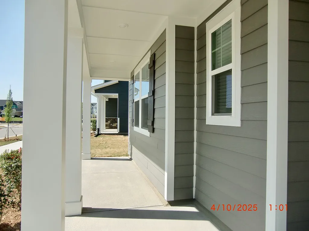 Building Photo - 348 Canyon Spring Trl