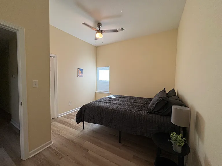 405 Bender St — Photo 5