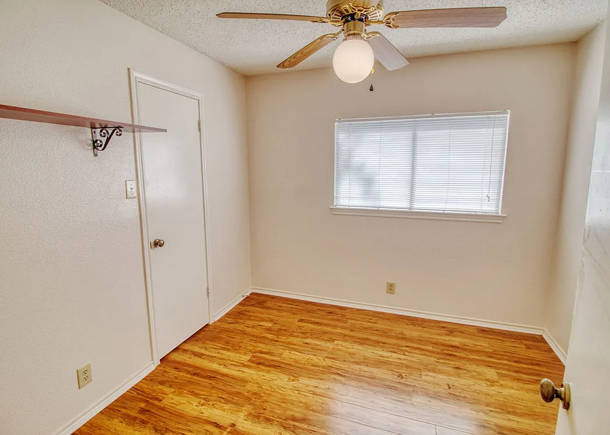 Building Photo - 13911 Edge Point Dr