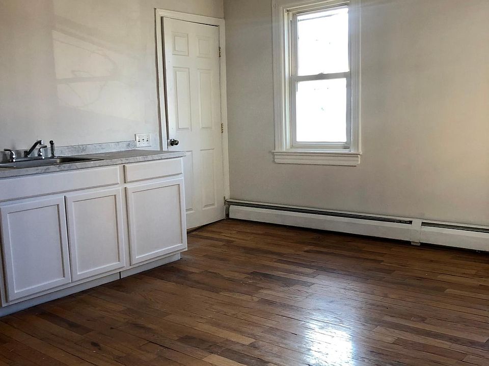 Kitchen/ living room space