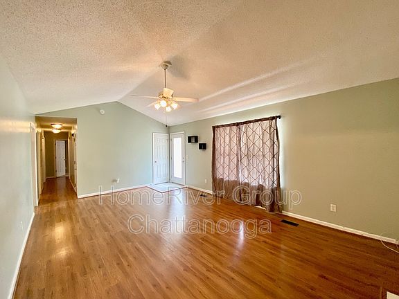 4th image of 9411 Sugar Pine Dr