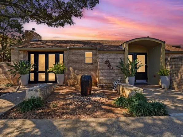 3678 Hidden Dr #902, San Antonio, TX 78217