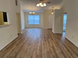 2270 Lakecrest Dr, Columbus, IN 47201