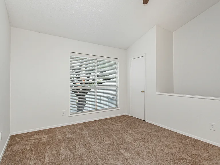 1901 N Fitzhugh Ave #19 — Photo 18