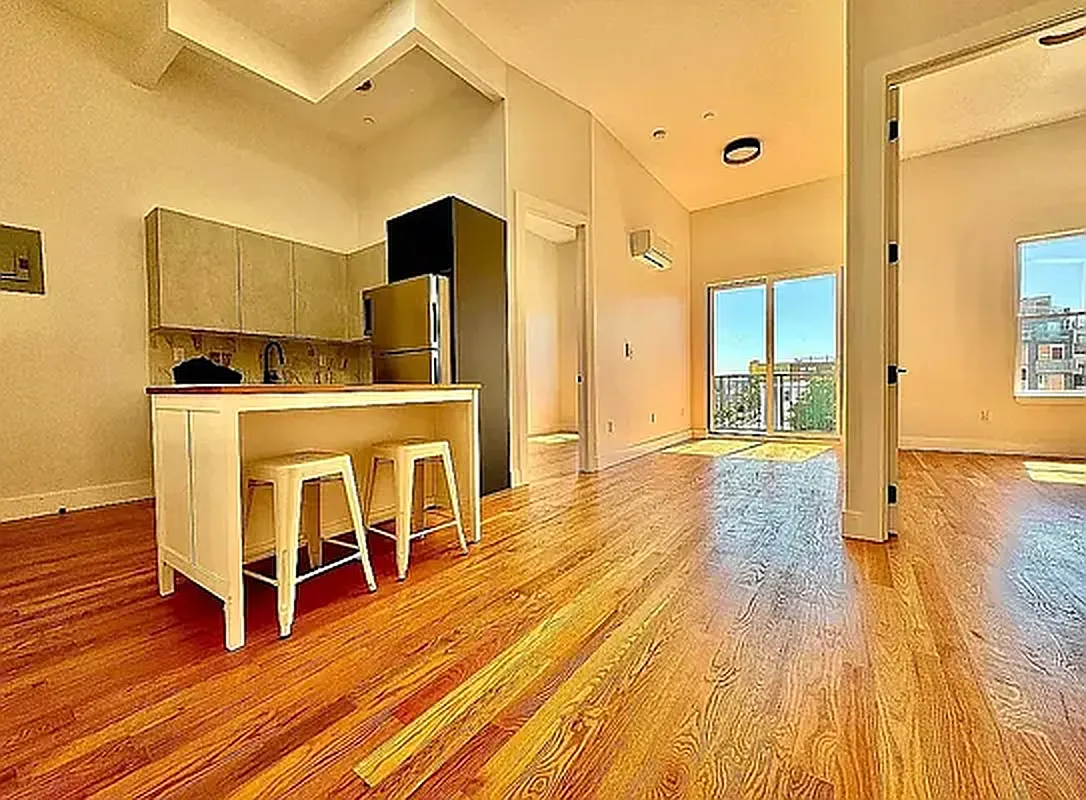 949 Metropolitan Avenue 4A