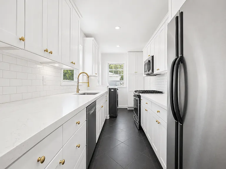 6204 Mary Lane Dr — Photo 8
