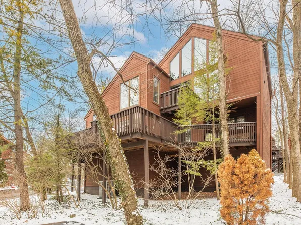 392 Hickory Ln, Westerville, OH 43081