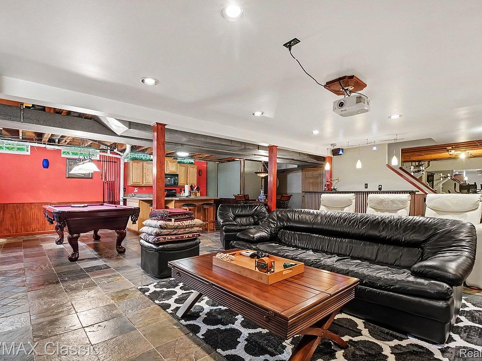 4590 Pine Village Dr, photo 30