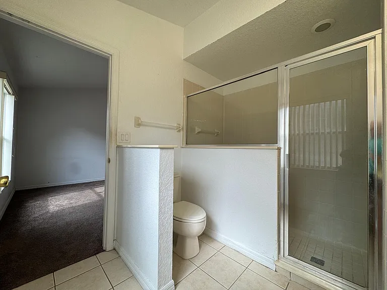 1536 N Hampton Dr — Photo 14