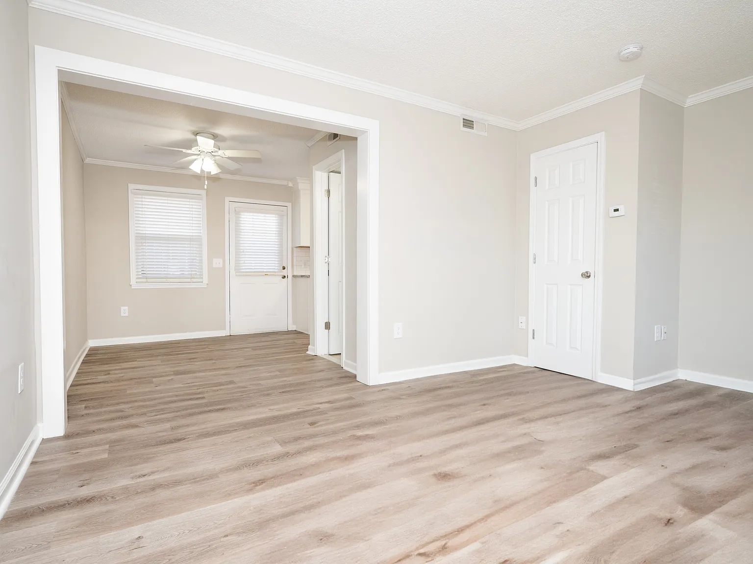 415 Parkdale Drive - Unit 18C — Photo 4