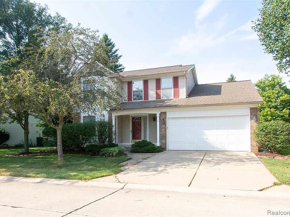 1st image of 47169 Scarlet Dr S