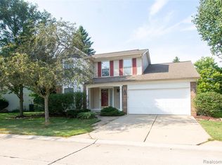 47169 Scarlet Dr S, Novi, MI 48374