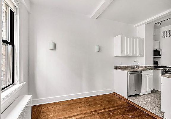 4th image of 12 E 86th St APT 307