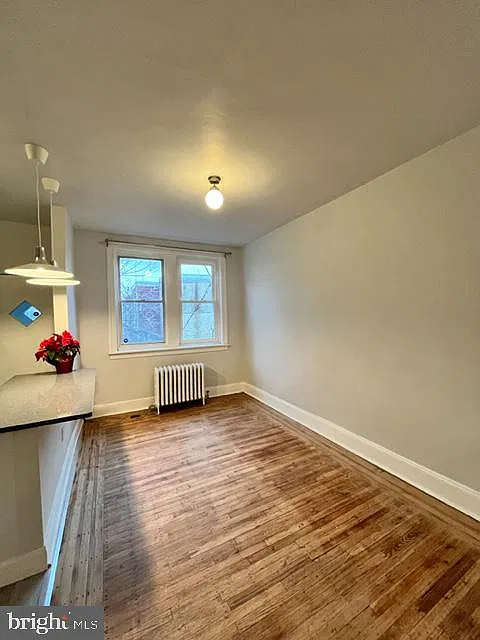 3 bed, 1.0 bath, 960 sqft, $1,600 — Photo 4