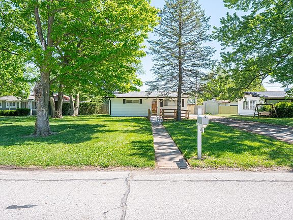 2nd image of 3051 Davis Dr