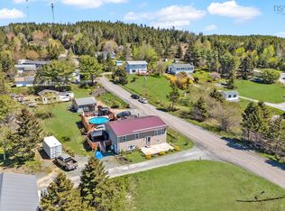 31 Tower Rd, Halifax, NS B0J1N0