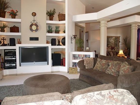 Family Room w/ Fireplace