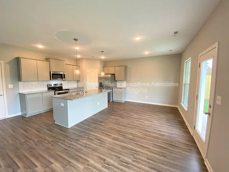 7852 Beeler Farms Ln — Photo 6
