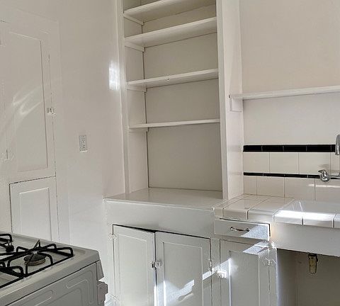 4th image of 1537 Corinth Ave APT 4