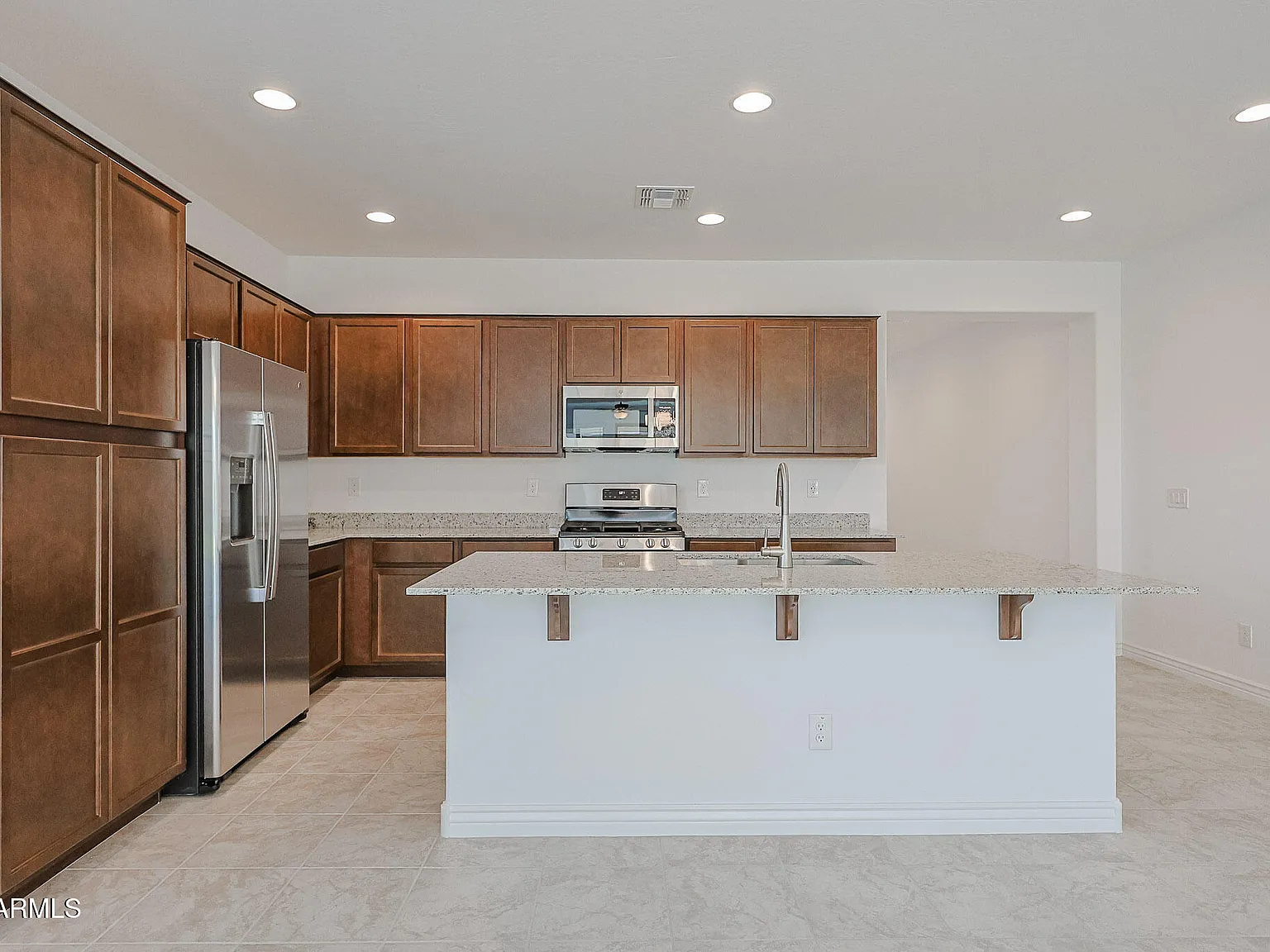 4 bed, 2.0 bath, 1949 sqft, $2,300 — Photo 2