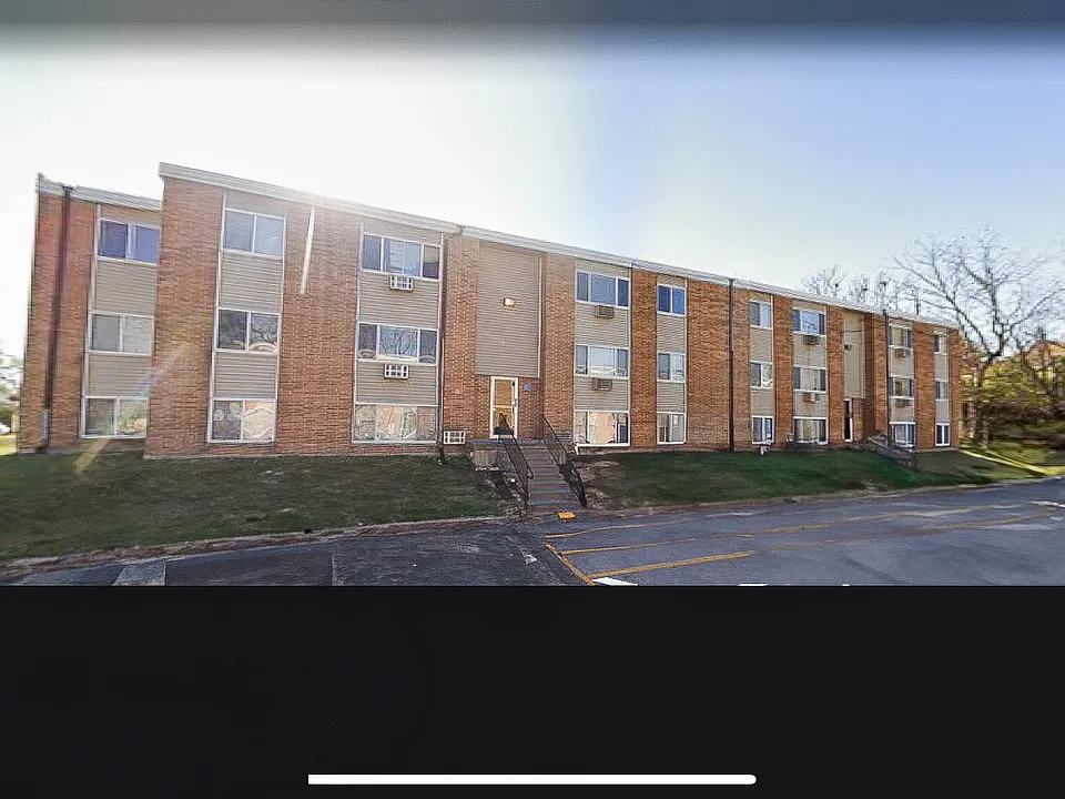 733 Michael St