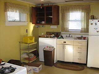 3rd image of 18 Maryland Ave