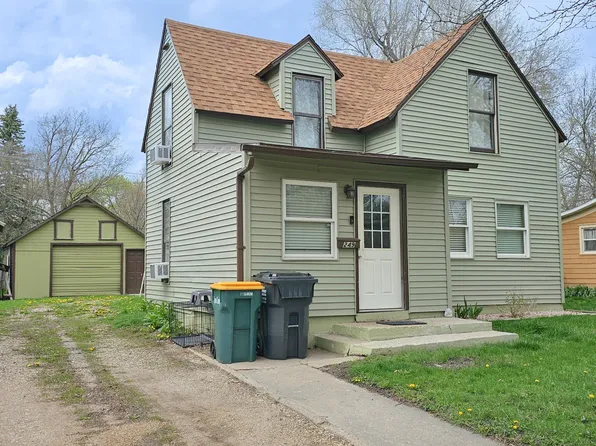 249 7th St, Tracy, MN 56175