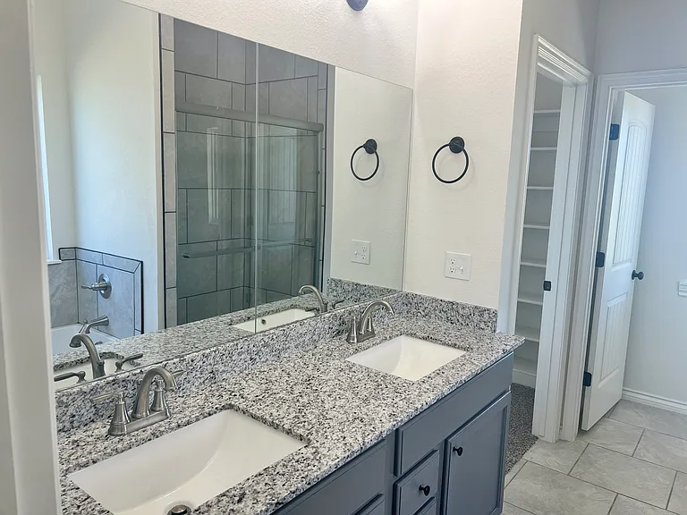 2636 Birch Ln — Photo 3