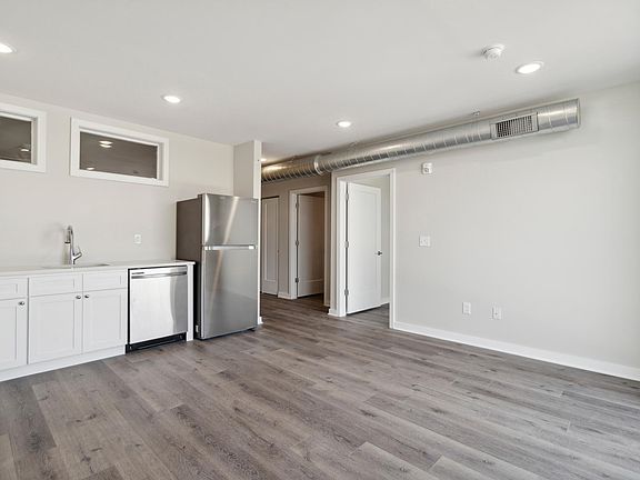 4th image of 5300 Whitby Ave #410