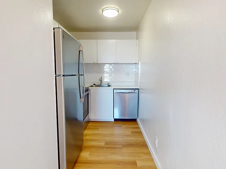 2055 Sacramento Street — Photo 3