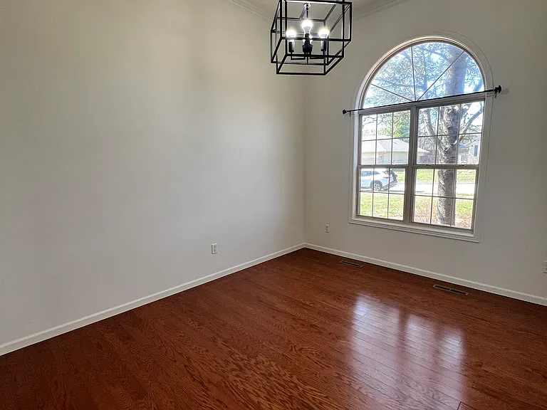 3600 N 28th St — Photo 5