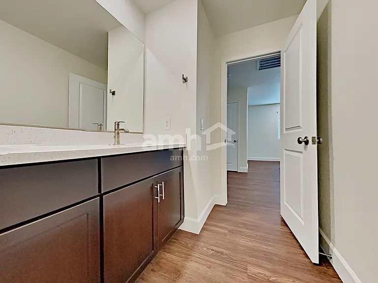 5321 Klinker Brick St — Photo 12
